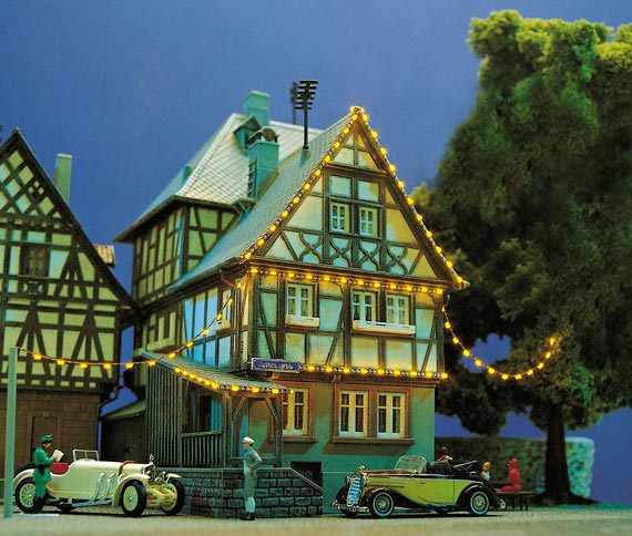 GHIRLANDA CON 12 LED�S GIALLI