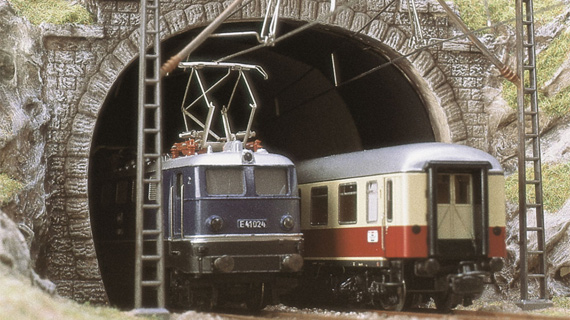 2 portali tunnel per catenaria binario doppio
