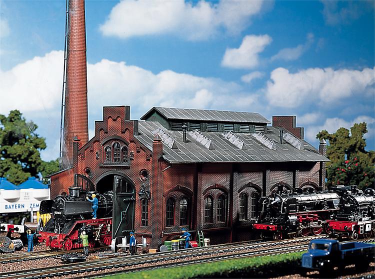 Deposito locomotive/officina per locomotive