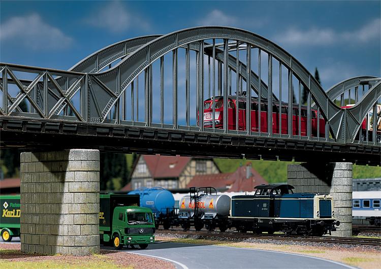 Ponte ad arco con sbarre