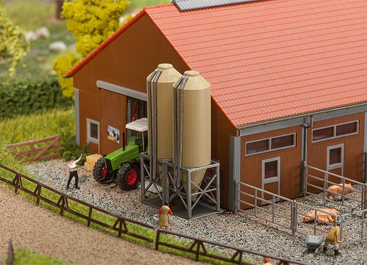 DUE SILOS