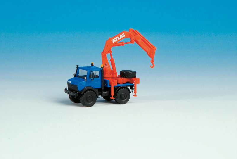 UNIMOG CON GRU