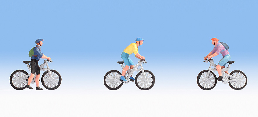 CICLISTI IN MONTAINBIKE