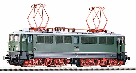 Locomotore E-11  DR