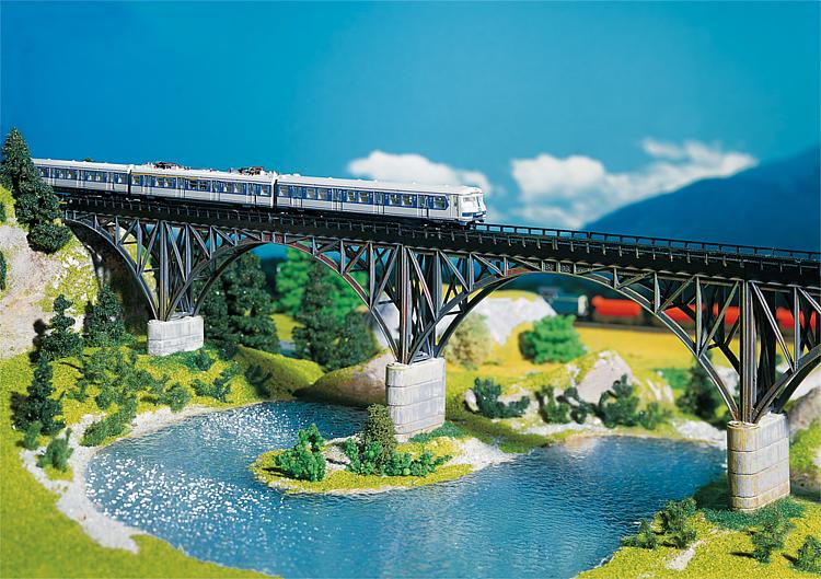 Ponte con arco di sostegno